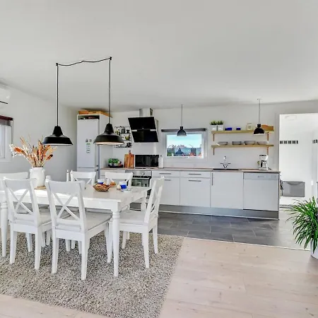 Holiday home Holiday Elfrede - 600m From The Sea In Funen By Interhome Kerteminde
